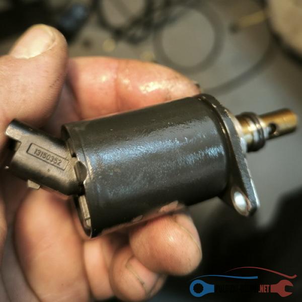 Polovni Delovi Za Ford Focus C Max REGULATOR FORD 2,0 Dtci Motor I Delovi Motora