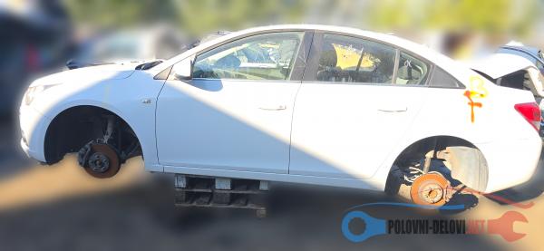 Polovni Delovi Za Chevrolet Cruze J 300 2.0vcdi Kompletan Auto U Delovima