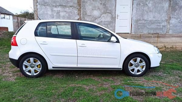 Polovni Delovi Za Volkswagen Golf 5 Kompletan Auto U Delovima