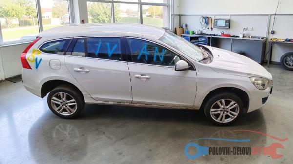 Polovni Delovi Za Volvo V60 D3 2.0d Kompletan Auto U Delovima