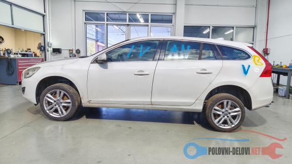 Polovni Delovi Za Volvo V60 D3 2.0d Kompletan Auto U Delovima