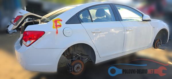 Polovni Delovi Za Chevrolet Cruze J 300 2.0vcdi Kompletan Auto U Delovima