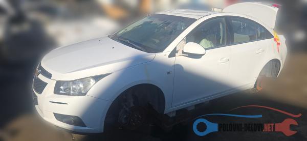 Polovni Delovi Za Chevrolet Cruze J 300 2.0vcdi Kompletan Auto U Delovima