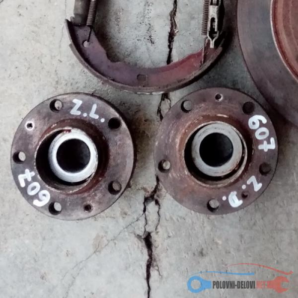 Polovni Delovi Za Peugeot 607 Pežo 607 GLAVČINA LEŽAJ Trap I Vesanje